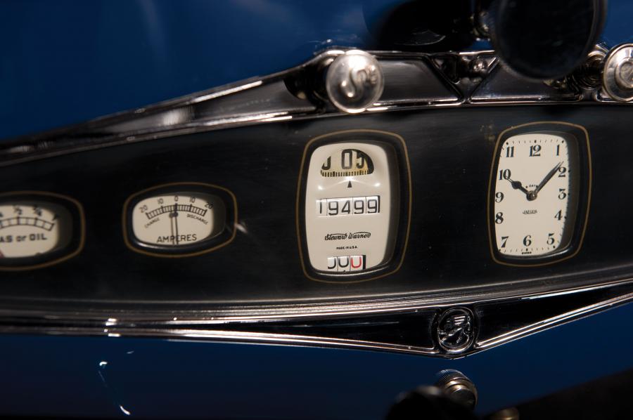 Панель приборов Ruxton Model C Roadster 1931 года  (фото 3 из 8)